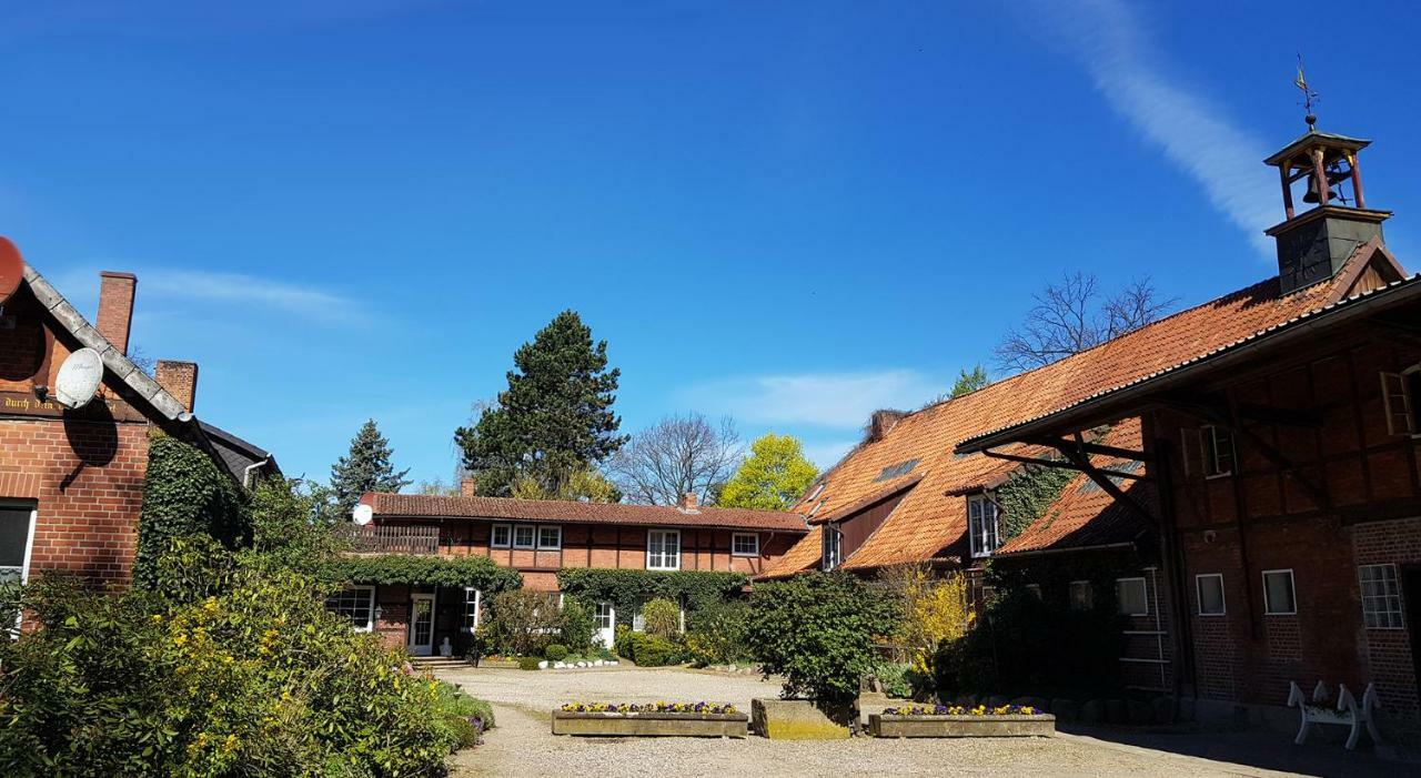 Grosse, Helle Ferienwohnung Mit 2 Balkonen Auf Dem Bauernhof In Der Lueneburger Heide Oetzen Eksteriør billede