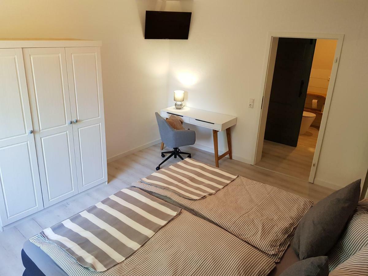 Grosse, Helle Ferienwohnung Mit 2 Balkonen Auf Dem Bauernhof In Der Lueneburger Heide Oetzen Eksteriør billede