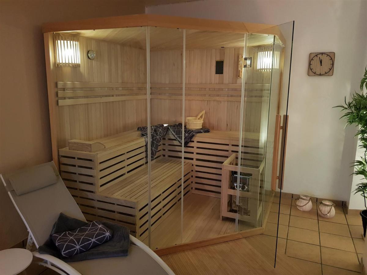 Grosse, Helle Ferienwohnung Mit 2 Balkonen Auf Dem Bauernhof In Der Lueneburger Heide Oetzen Eksteriør billede