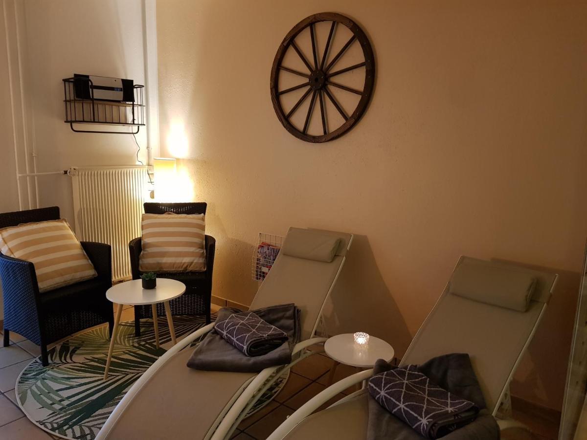 Grosse, Helle Ferienwohnung Mit 2 Balkonen Auf Dem Bauernhof In Der Lueneburger Heide Oetzen Eksteriør billede
